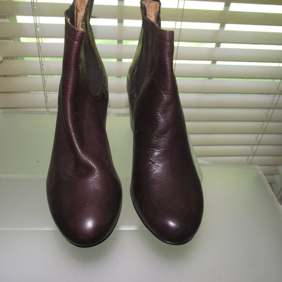 FRYE Chelsea Leather Block‑Heel Brown Ankle Booties · 8.5 * Boho Minimalist Chic - Picture 2 of 8